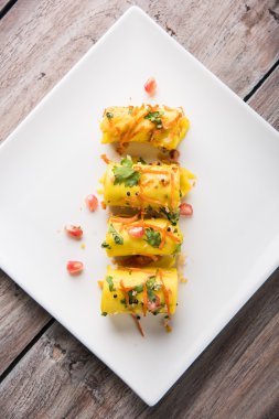 Khandvi veya suralichya vadya, seçici odak denilen Hint gram un Aperatif snack