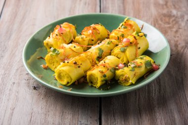Khandvi veya suralichya vadya, seçici odak denilen Hint gram un Aperatif snack