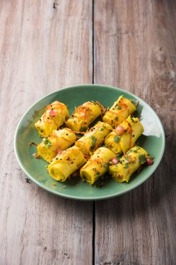 Khandvi veya suralichya vadya, seçici odak denilen Hint gram un Aperatif snack