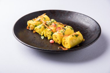 Khandvi veya suralichya vadya, seçici odak denilen Hint gram un Aperatif snack