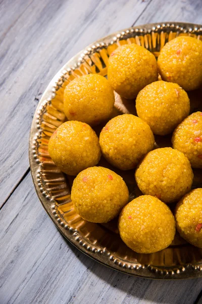 Indiase snoep bundi laddu of motichur laddu of motichoor laddu, selectieve aandacht — Stockfoto