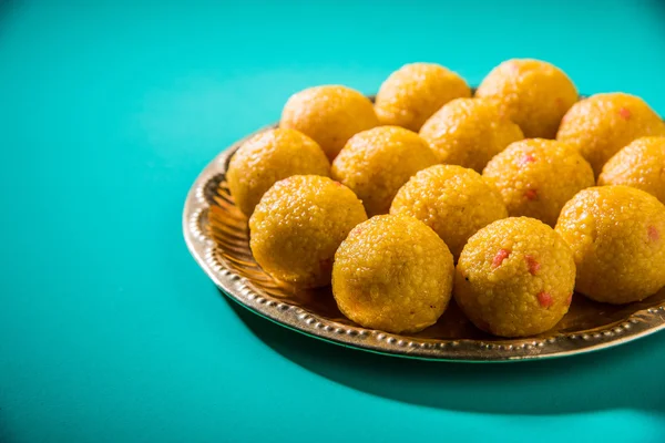 Indiase snoep bundi laddu of motichur laddu of motichoor laddu, selectieve aandacht — Stockfoto