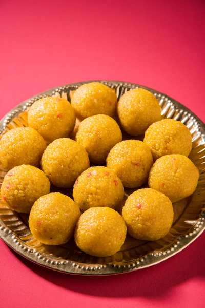 Dolci indiani bundi laddu o motichur laddu o motichoor laddu, messa a fuoco selettiva — Foto Stock