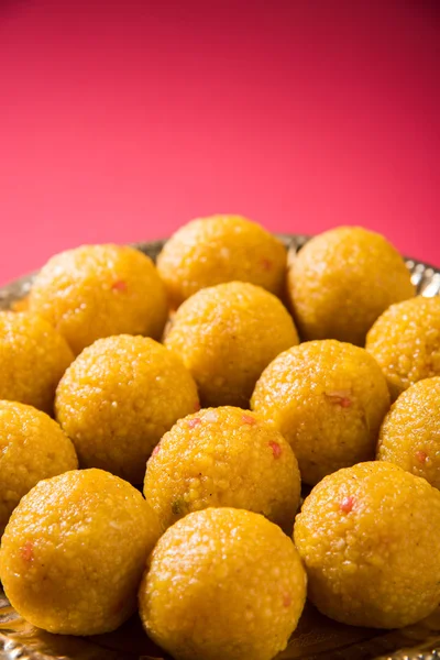 Indiase snoep bundi laddu of motichur laddu of motichoor laddu, selectieve aandacht — Stockfoto