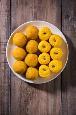 Hint tatlılar bundi laddu veya motichur laddu ve Alman pedha ya da pera