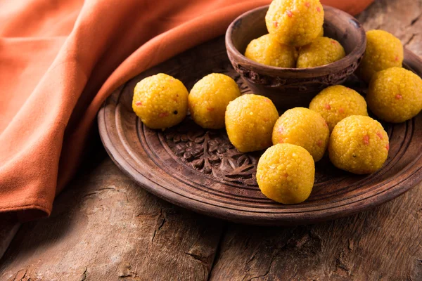 Dolci indiani bundi laddu o motichur laddu o motichoor laddu, messa a fuoco selettiva — Foto Stock