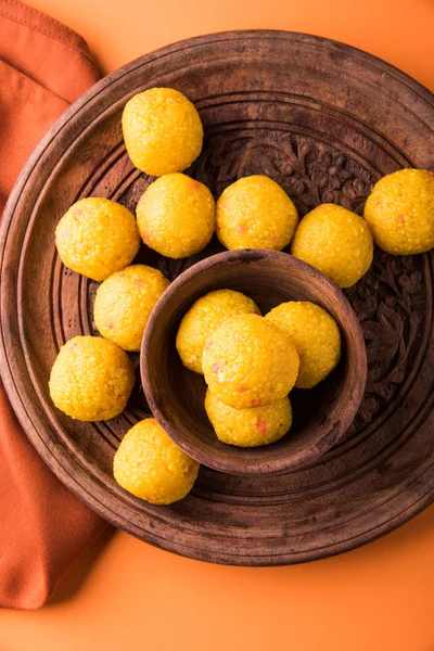 Indiase snoep bundi laddu of motichur laddu of motichoor laddu, selectieve aandacht — Stockfoto