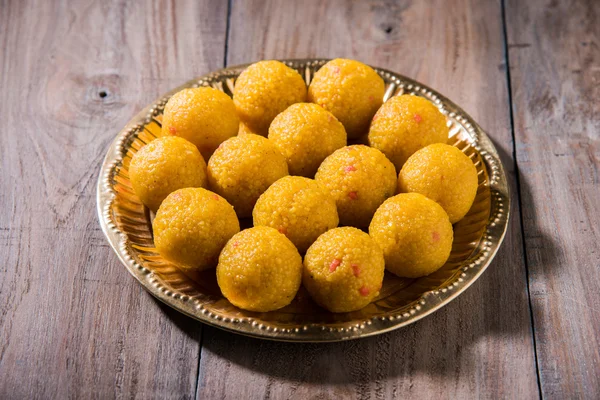 Doce indiano bundi laddu ou motichur laddu ou motichoor laddu, foco seletivo — Fotografia de Stock