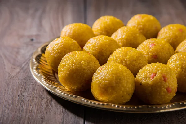 Indiase snoep bundi laddu of motichur laddu of motichoor laddu, selectieve aandacht — Stockfoto