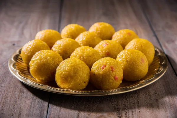 Indian sweets bundi laddu or motichur laddu or motichoor laddu, selective focus — Stock Photo, Image