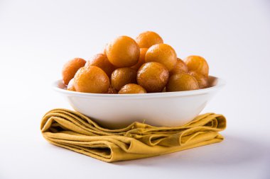 Kemalpaşa tatlısı veya gulaab tatlısı, süt-katı tabanlı tatlı Kaymaklı olduğunu