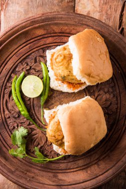 Vada Pav veya Vada Paav ünlü bir Hint sokak gıda olduğunu