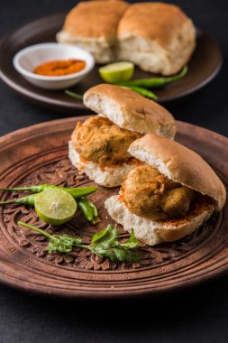 Vada Pav veya Vada Paav ünlü bir Hint sokak gıda olduğunu