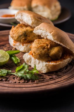 Vada Pav veya Vada Paav ünlü bir Hint sokak gıda olduğunu