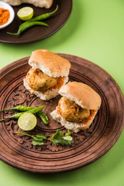 Vada Pav veya Vada Paav ünlü bir Hint sokak gıda olduğunu