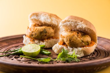 Vada Pav veya Vada Paav ünlü bir Hint sokak gıda olduğunu