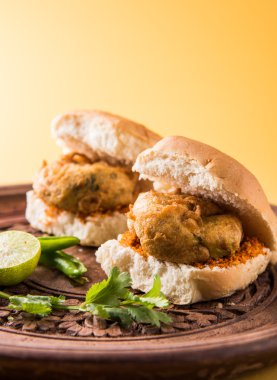 Vada Pav veya Vada Paav ünlü bir Hint sokak gıda olduğunu