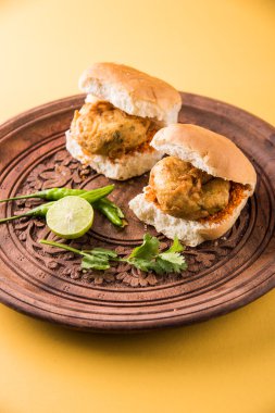 Vada Pav veya Vada Paav ünlü bir Hint sokak gıda olduğunu