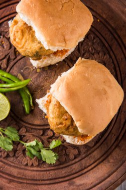 Vada Pav veya Vada Paav ünlü bir Hint sokak gıda olduğunu