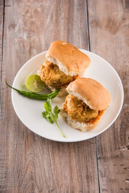 Vada Pav veya Vada Paav ünlü bir Hint sokak gıda olduğunu