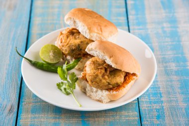 Vada Pav veya Vada Paav ünlü bir Hint sokak gıda olduğunu