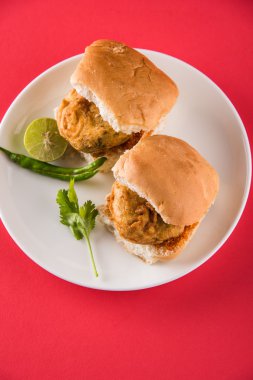 Vada Pav veya Vada Paav ünlü bir Hint sokak gıda olduğunu