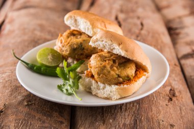 Vada Pav veya Vada Paav ünlü bir Hint sokak gıda olduğunu