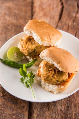 Vada Pav veya Vada Paav ünlü bir Hint sokak gıda olduğunu
