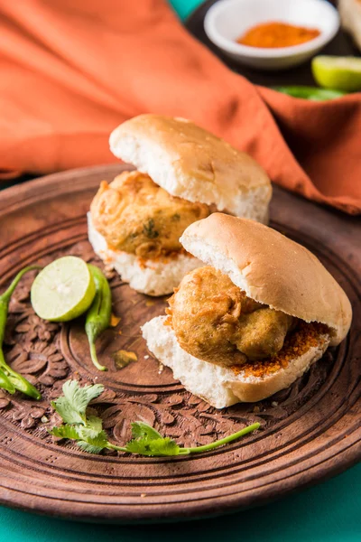 Vada Pav veya Vada Paav ünlü bir Hint sokak gıda olduğunu