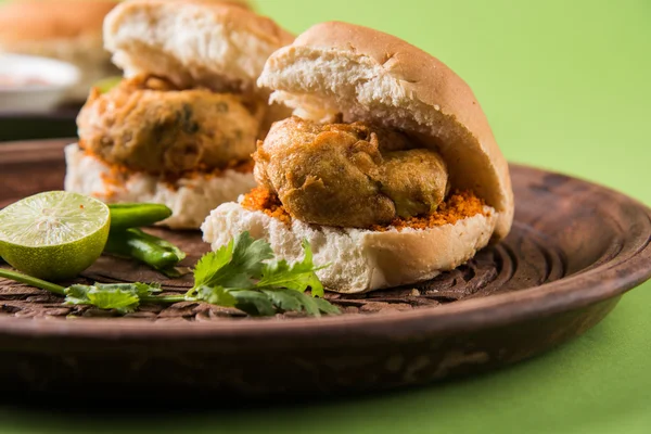Vada Pav or Vada Paav is a famous Indian street food — Stock Photo, Image