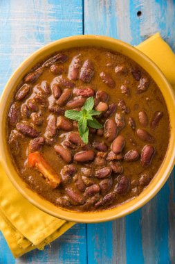 Hint yemekleri pişmiş kırmızı barbunya fasulyesi köri veya rajma veya rajmah