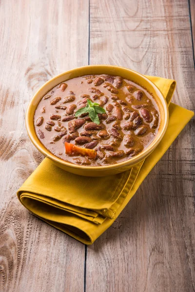 Comida india cocida frijoles rojos al curry o rajma o rajmah —  Fotos de Stock