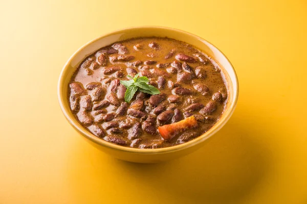 Hint yemekleri pişmiş kırmızı barbunya fasulyesi köri veya rajma veya rajmah — Stok fotoğraf