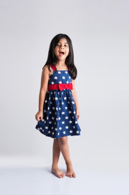 hint kız ve ifadeler, hint kız fotoğraf çekimi için poz, neşeli asyalı kız ve farklı ifadeler, neşeli kız modelleme, hint kız modeli fotoğraf çekimi için poz