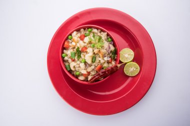 Upma veya upama veya uppuma, favori güneyde Hint tatlı ve tuzlu kahvaltı menüsü veya aperatifler