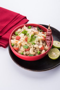 Upma veya upama veya uppuma, favori güneyde Hint tatlı ve tuzlu kahvaltı menüsü veya aperatifler