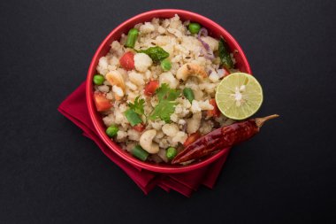 Upma veya upama veya uppuma, favori güneyde Hint tatlı ve tuzlu kahvaltı menüsü veya aperatifler