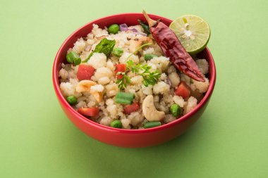 Upma veya upama veya uppuma, favori güneyde Hint tatlı ve tuzlu kahvaltı menüsü veya aperatifler