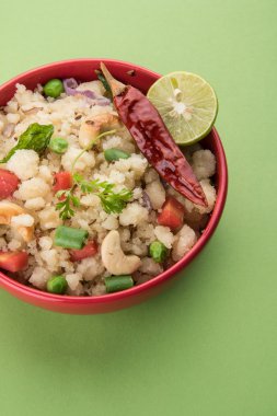 Upma veya upama veya uppuma, favori güneyde Hint tatlı ve tuzlu kahvaltı menüsü veya aperatifler
