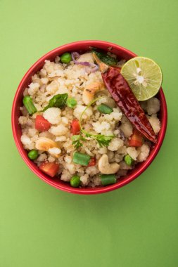 Upma veya upama veya uppuma, favori güneyde Hint tatlı ve tuzlu kahvaltı menüsü veya aperatifler