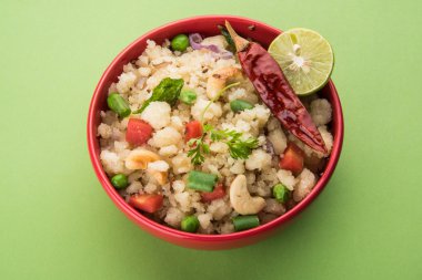 Upma veya upama veya uppuma, favori güneyde Hint tatlı ve tuzlu kahvaltı menüsü veya aperatifler