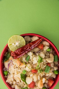 Upma veya upama veya uppuma, favori güneyde Hint tatlı ve tuzlu kahvaltı menüsü veya aperatifler