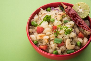 Upma veya upama veya uppuma, favori güneyde Hint tatlı ve tuzlu kahvaltı menüsü veya aperatifler