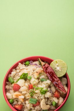 Upma veya upama veya uppuma, favori güneyde Hint tatlı ve tuzlu kahvaltı menüsü veya aperatifler