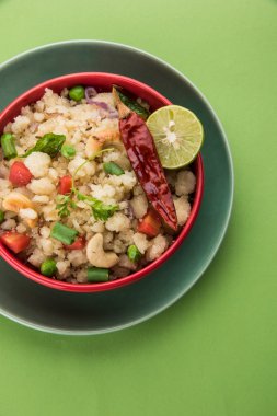 Upma veya upama veya uppuma, favori güneyde Hint tatlı ve tuzlu kahvaltı menüsü veya aperatifler