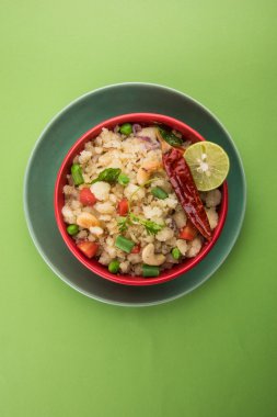 Upma veya upama veya uppuma, favori güneyde Hint tatlı ve tuzlu kahvaltı menüsü veya aperatifler
