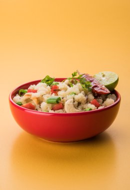 Upma veya upama veya uppuma, favori güneyde Hint tatlı ve tuzlu kahvaltı menüsü veya aperatifler
