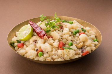 Upma veya upama veya uppuma, favori güneyde Hint tatlı ve tuzlu kahvaltı menüsü veya aperatifler
