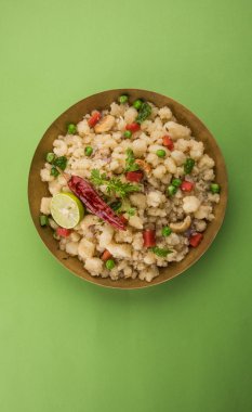 Upma veya upama veya uppuma, favori güneyde Hint tatlı ve tuzlu kahvaltı menüsü veya aperatifler