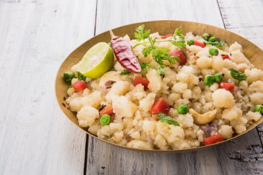 Upma veya upama veya uppuma, favori güneyde Hint tatlı ve tuzlu kahvaltı menüsü veya aperatifler